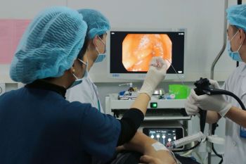 Vợ chồng cùng nhau nội soi dạ dày: Phát hiện nguy cơ tiềm ẩn từ vi khuẩn HP